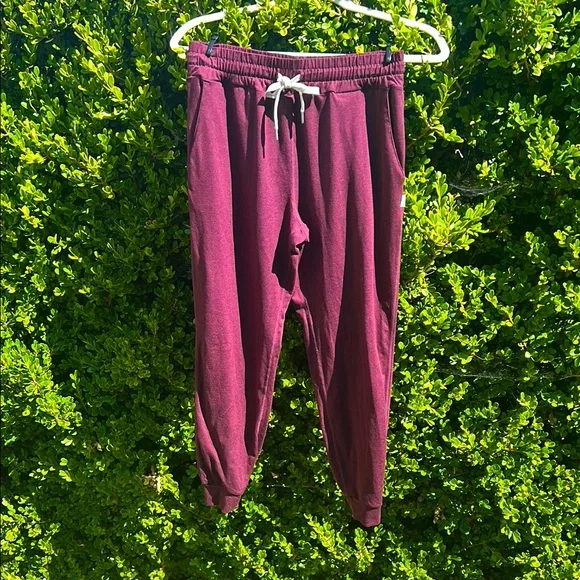 Vuori Maroon Jogger Pants with drawstring and side pockets and cuffs. - Picture 1 of 5